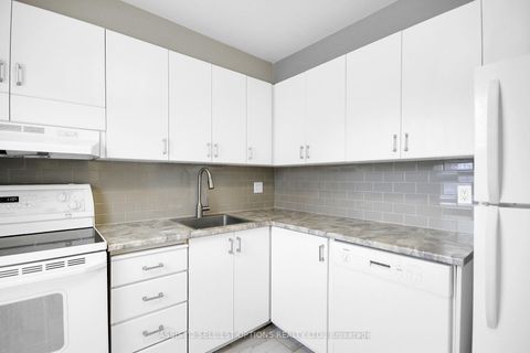 Photo 3 at 22 Castlebrook Lane, Nepean (Centrepointe), Ottawa