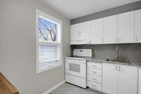 Photo 4 at 22 Castlebrook Lane, Nepean (Centrepointe), Ottawa
