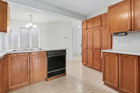 Photo 5 at 1970 Wildflower Drive, Queenswood Heights South, Orleans