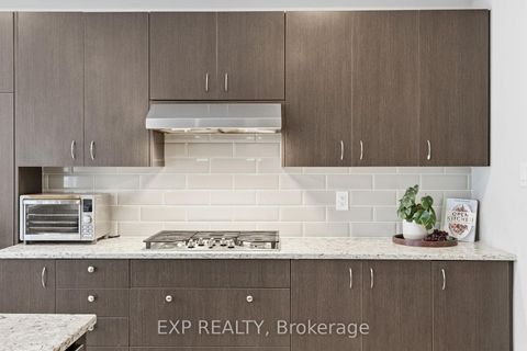 Photo 21 at 118 Discovery Crescent, Stittsville (North), Stittsville