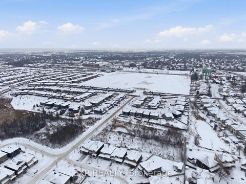 Photo 49 at 118 Discovery Crescent, Stittsville (North), Stittsville