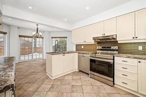 Photo 8 at 1 Acklam Terrace, Morgan's Grant/South March, Kanata