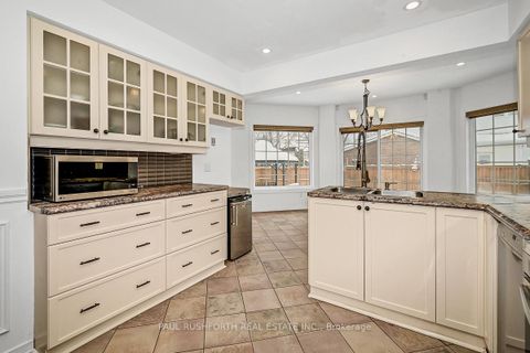 Photo 9 at 1 Acklam Terrace, Morgan's Grant/South March, Kanata