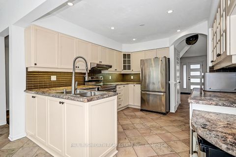 Photo 10 at 1 Acklam Terrace, Morgan's Grant/South March, Kanata