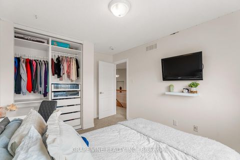 Photo 23 at 568 Voie Du Pin Rouge Way, Mer Bleue/Bradley Estates/Anderson Park, Orleans