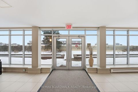 Photo 6 at 908 - 138 Somerset Street W, Ottawa Centre/Golden Triangle, Ottawa Centre