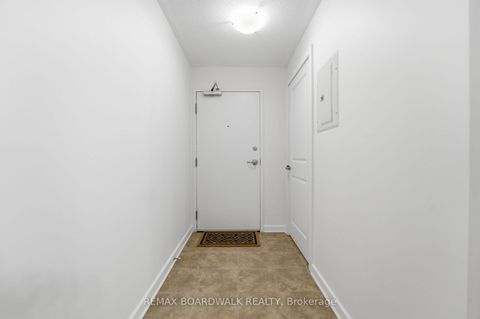 Photo 9 at 908 - 138 Somerset Street W, Ottawa Centre/Golden Triangle, Ottawa Centre