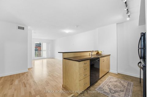 Photo 10 at 908 - 138 Somerset Street W, Ottawa Centre/Golden Triangle, Ottawa Centre