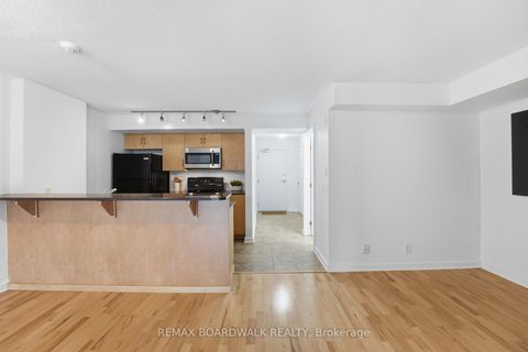 Photo 11 at 908 - 138 Somerset Street W, Ottawa Centre/Golden Triangle, Ottawa Centre