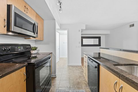 Photo 16 at 908 - 138 Somerset Street W, Ottawa Centre/Golden Triangle, Ottawa Centre