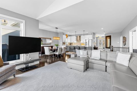 Photo 7 at 579 Baie-Des-Castors Street, Camelot, Orleans