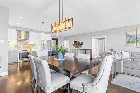 Photo 9 at 579 Baie-Des-Castors Street, Camelot, Orleans