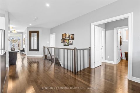 Photo 16 at 579 Baie-Des-Castors Street, Camelot, Orleans