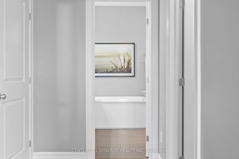 Photo 20 at 579 Baie-Des-Castors Street, Camelot, Orleans