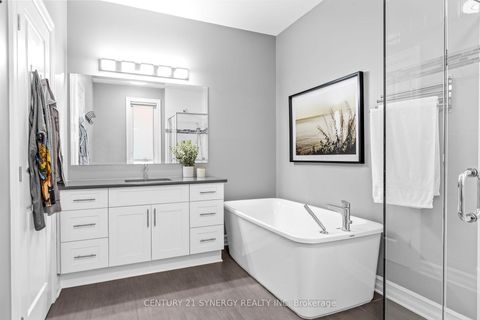 Photo 26 at 579 Baie-Des-Castors Street, Camelot, Orleans