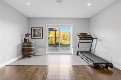 Photo 27 at 579 Baie-Des-Castors Street, Camelot, Orleans