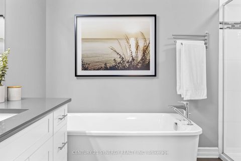 Photo 28 at 579 Baie-Des-Castors Street, Camelot, Orleans