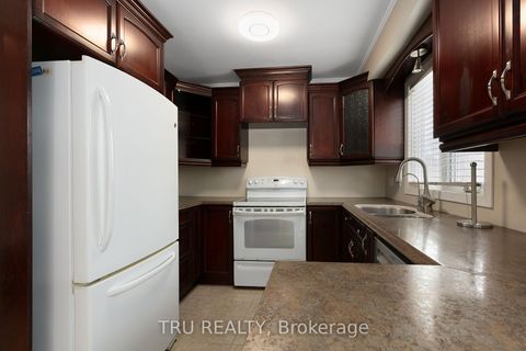 Photo 15 at 1078 ST EMMANUEL Terrace, Convent Glen North, Orleans