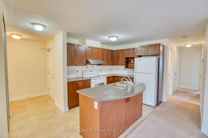 Photo 6 at 7 - 176 Paseo Private, Nepean (Centrepointe), Ottawa