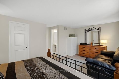 Photo 14 at 36 - 1867 Simard Drive, Chateauneuf, Orleans