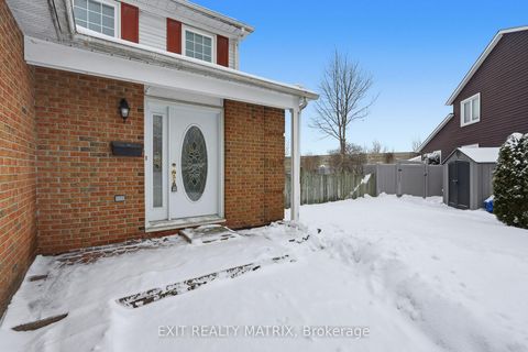 Photo 2 at 1123 Burgundy Lane, Convent Glen, Orleans