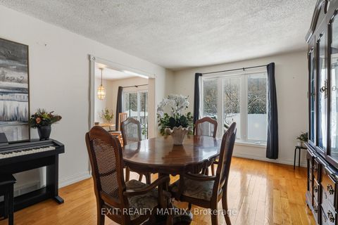 Photo 8 at 1123 Burgundy Lane, Convent Glen, Orleans