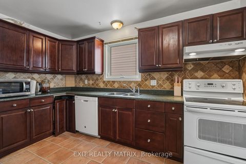 Photo 12 at 1123 Burgundy Lane, Convent Glen, Orleans