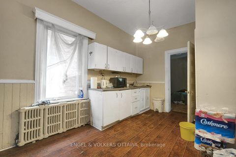 Photo 10 at 256 Kent Street N, Ottawa Centre