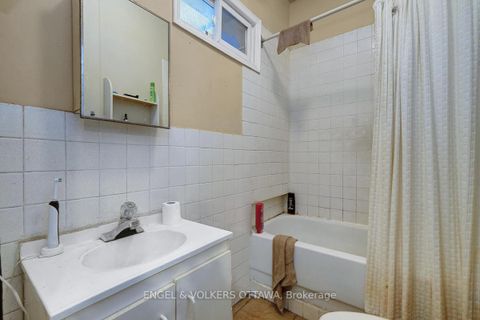 Photo 12 at 256 Kent Street N, Ottawa Centre