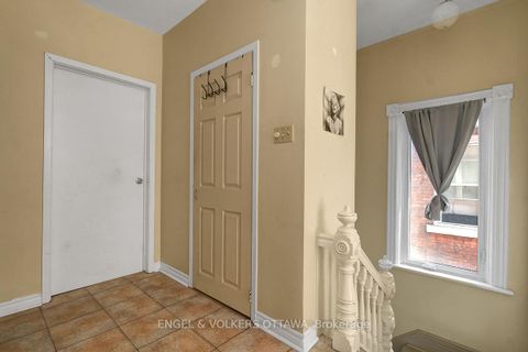 Photo 13 at 256 Kent Street N, Ottawa Centre