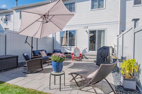 Photo 4 at 813 Clearcrest Crescent, Fallingbrook/Ridgemount, Orleans