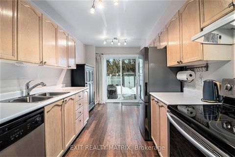 Photo 11 at 813 Clearcrest Crescent, Fallingbrook/Ridgemount, Orleans