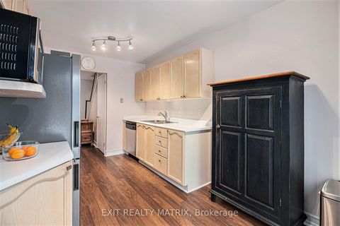 Photo 12 at 813 Clearcrest Crescent, Fallingbrook/Ridgemount, Orleans