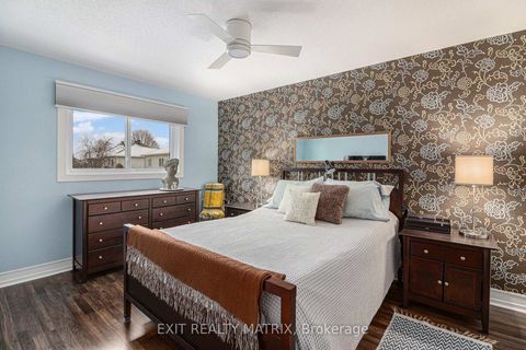 Photo 18 at 813 Clearcrest Crescent, Fallingbrook/Ridgemount, Orleans