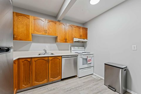 Photo 12 at 6467 Natalie Way, Chateauneuf, Orleans