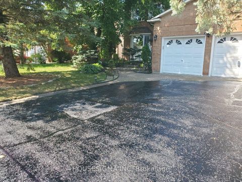 Photo 1 at 566 Falwyn Crescent, Fallingbrook/Ridgemount, Orleans