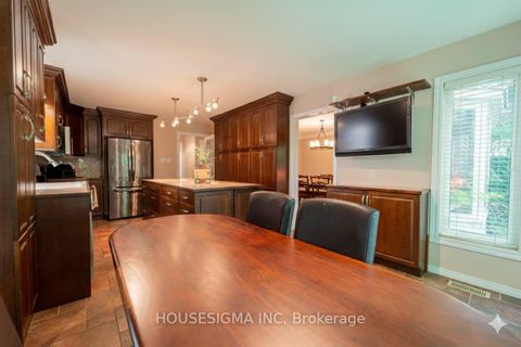 Photo 11 at 566 Falwyn Crescent, Fallingbrook/Ridgemount, Orleans