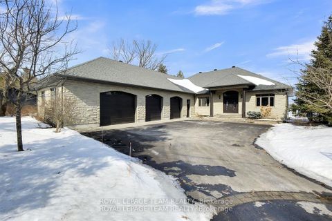 Photo 1 at 3886 Armitage Avenue, Dunrobin Shores, Constance Bay