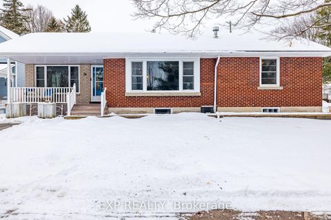 Photo 3 at 74 Malcolm Street, Almonte, Mississippi Mills