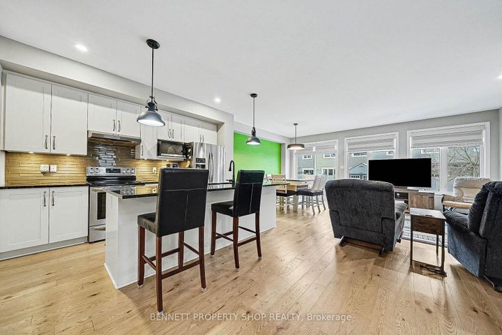 Photo 2 at 595 Egret Way, Nepean (Half Moon Bay), Ottawa