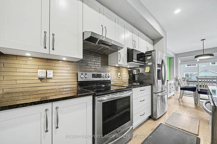 Photo 3 at 595 Egret Way, Nepean (Half Moon Bay), Ottawa