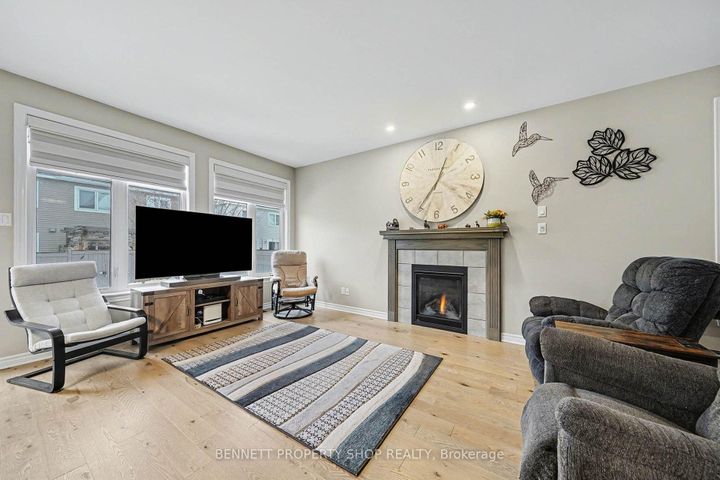 Photo 5 at 595 Egret Way, Nepean (Half Moon Bay), Ottawa