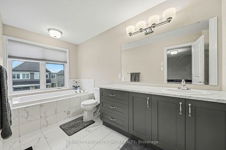 Photo 10 at 595 Egret Way, Nepean (Half Moon Bay), Ottawa