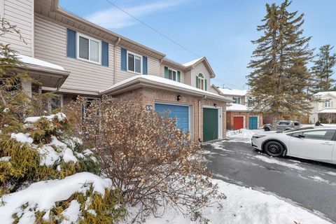 Photo 1 at 59 Birchbank Crescent, Bridlewood, Kanata