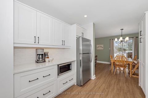 Photo 14 at 59 Birchbank Crescent, Bridlewood, Kanata