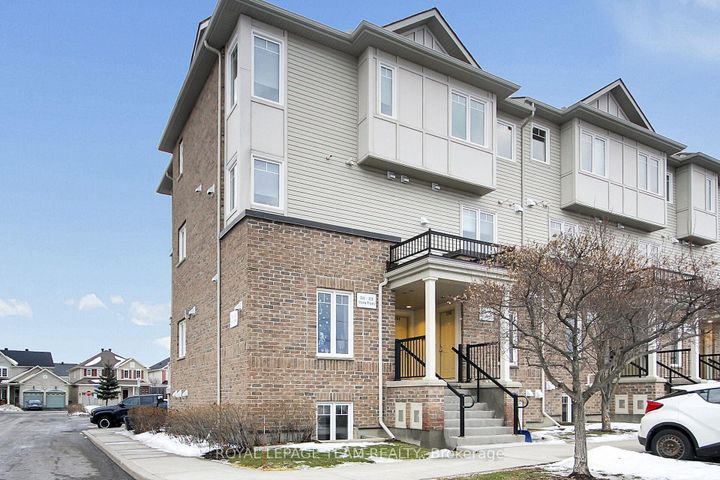 Photo 1 at 41 - 204 Shanly Private, Nepean (Stonebridge), Ottawa