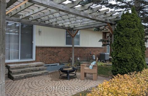 Photo 14 at 410 Grassendale Private, Richmond, Stittsville