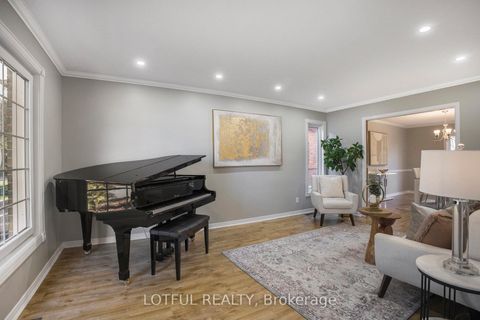 Photo 5 at 4 Spindle Way, Stittsville (South), Stittsville