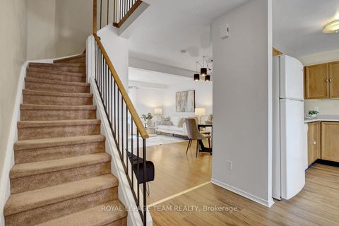 Photo 3 at 47 Mcdermot Court, Katimavik, Kanata