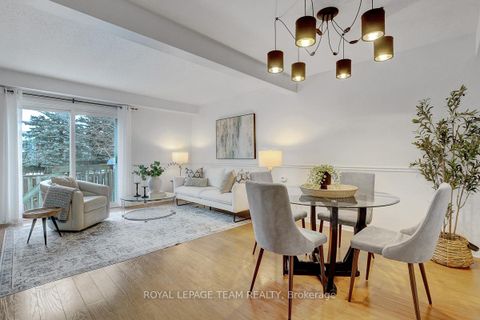 Photo 5 at 47 Mcdermot Court, Katimavik, Kanata